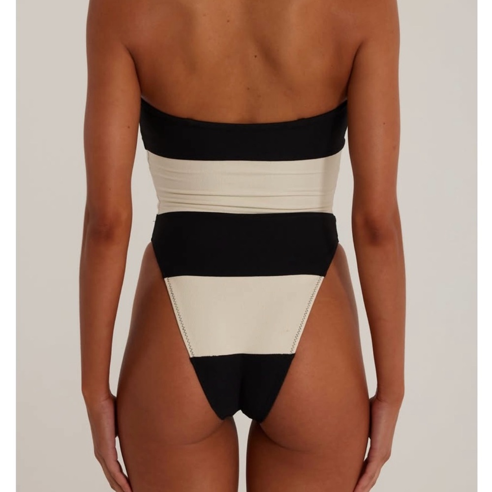 Same One Piece - image 4